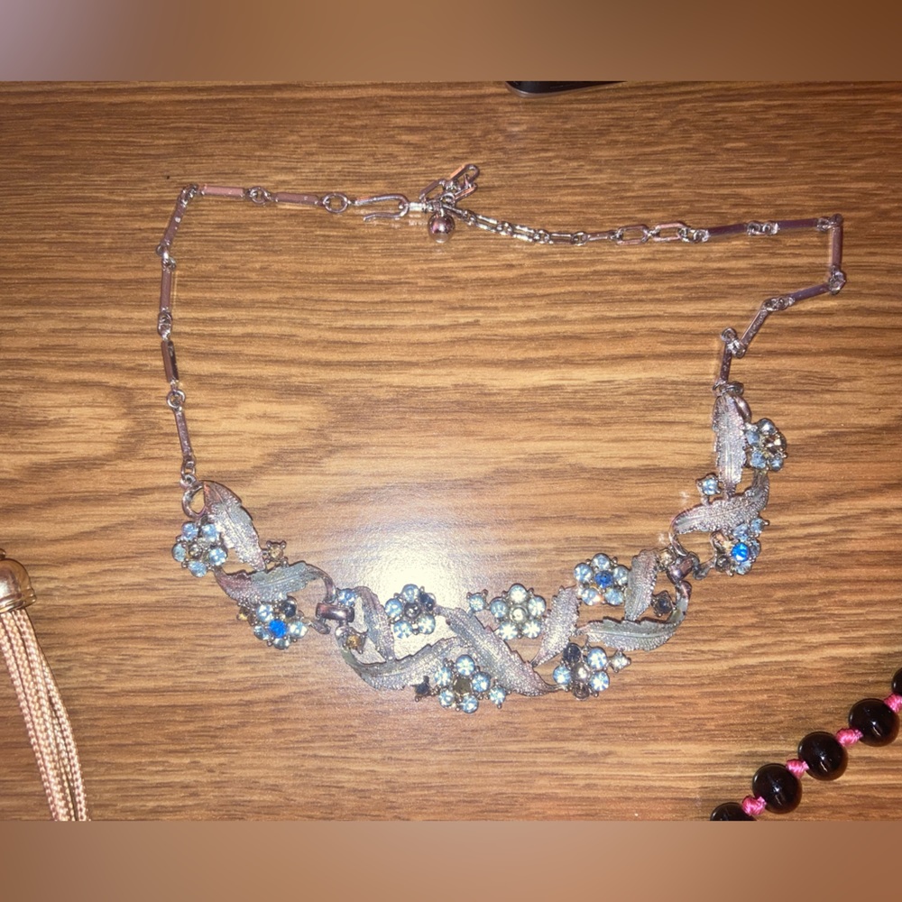 Necklaces - Picture 3 of 5